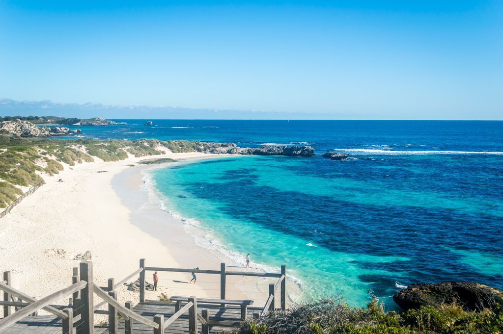 twodriftersxo's tweet photo. Some of Ausralia's coolest places. "Our Favorite Lesser-Known Spots in Australia" https://t.co/LCxgZ02axf @Australia @AusBackpacking https://t.co/5xVx77tcsY