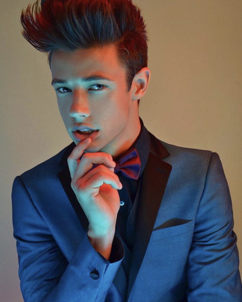 Fan2Cams's tweet photo. I soooo much love you❤❤❤😘😘😘 Follow me please @camerondallas 💖💖💖💖💖💖💖💖💖💖💖Kiss from Ukraine 🇺🇦 💖💖💖💖💖💖💖💖💖💖💖#ChasingCameronOnNetflix https://t.co/3iajyQVzoR