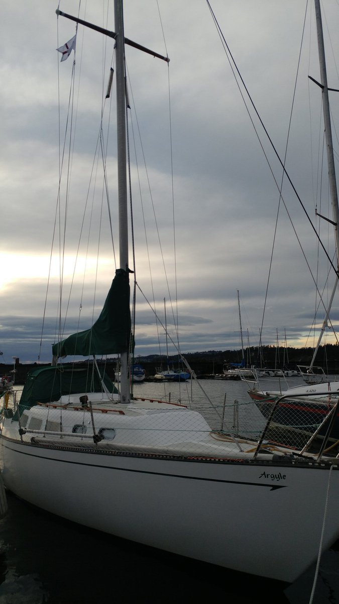 cm_maier's tweet photo. Hoisting the broad pennant in the Sailing Yacht Argyle @CFSAESQ https://t.co/5vgysMON7l