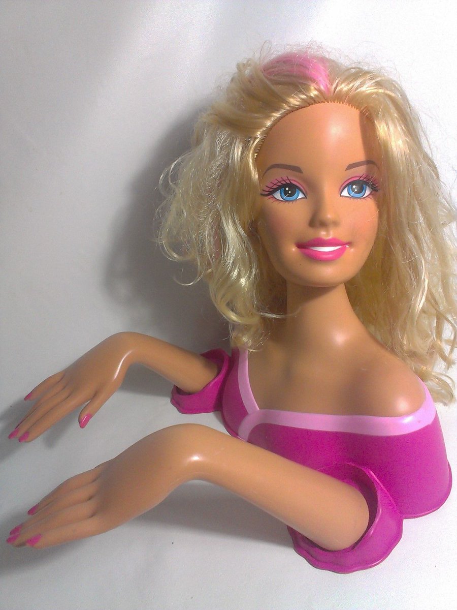 STEEL5757's tweet photo. #Mattel #Barbie Deluxe Styling Head https://t.co/pg3bZTRbi8  #stylinghead #girltoys https://t.co/wQOJoW99KM