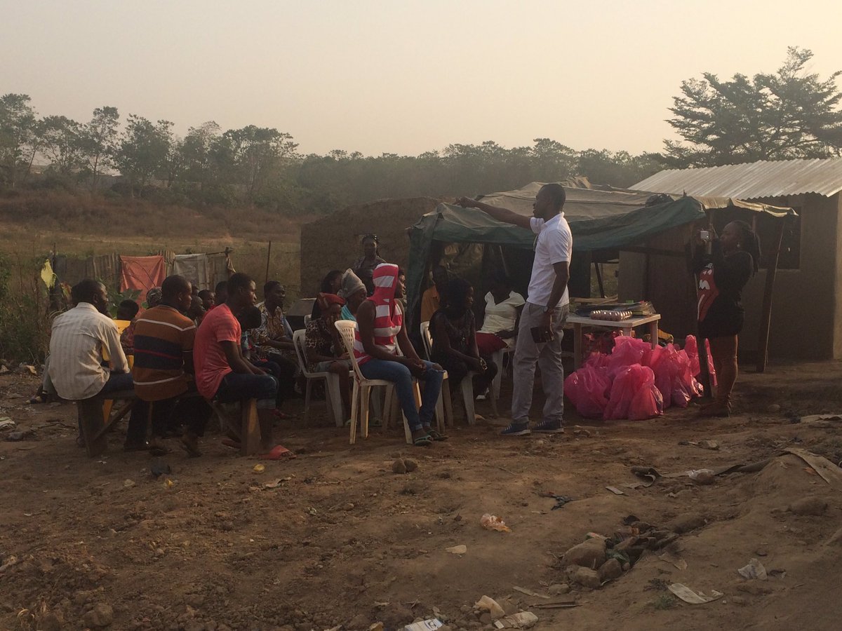 DianaSillo's tweet photo. Supporting the needy is a life style not a project #Dec16 #FeedHouse #MoeSillo https://t.co/JSAo5OsWM6