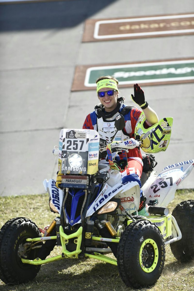 pattyvgm's tweet photo. VAMOS PARAGUAY!!!🔴⚪🔵#Dakar2017 https://t.co/4P03IO0ebY