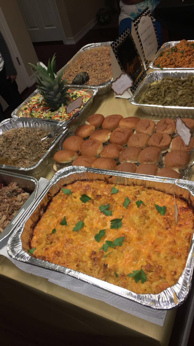 RobbieTheBody's tweet photo. I catered a New Years Eve party yesternight. slowly but surely dreams are turning into realities. #ChefRobbie https://t.co/OXpKEXVYPE