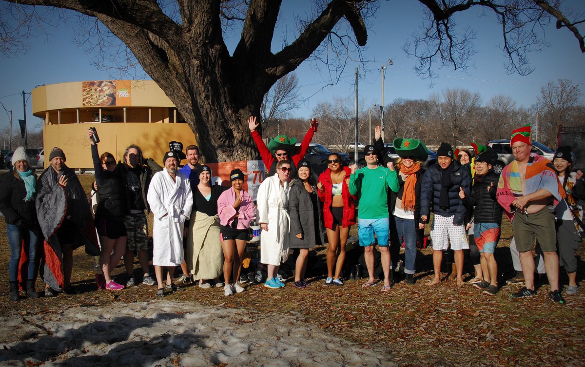 BucketListTO's tweet image. Record turnout for the Polar Bear Dip - and @BucketListTO was there! #DareToDip #Toronto #HabitatForHumanity #BucketList