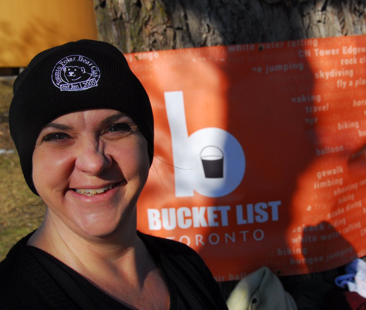 BucketListTO's tweet image. Record turnout for the Polar Bear Dip - and @BucketListTO was there! #DareToDip #Toronto #HabitatForHumanity #BucketList