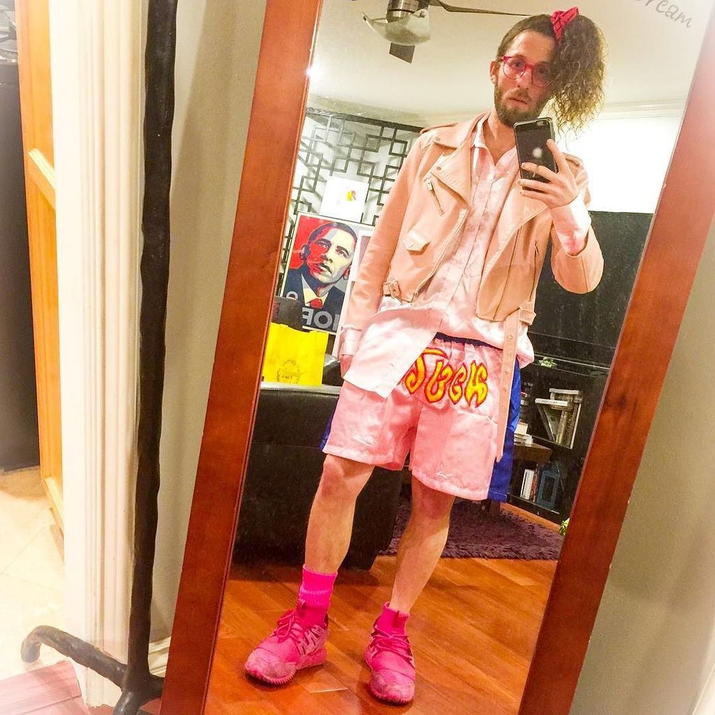sdotglass's tweet photo. First #ootd #2017 #rip2016 #2016rehab #pink #allpinkeverything proud to have our president… https://t.co/E2nFZeljUK https://t.co/CTxOQNJj2v