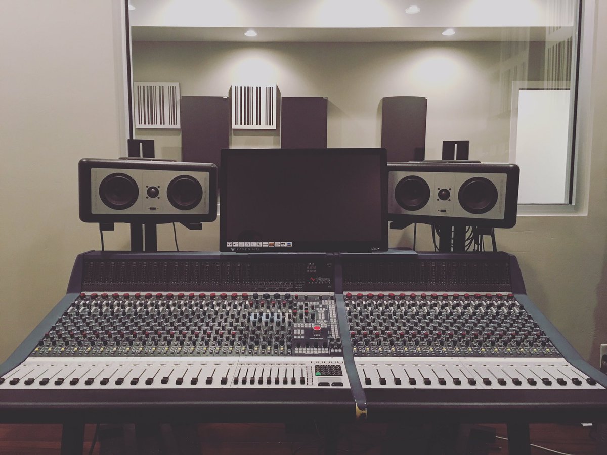 vmresource's tweet image. New year new console!  #studio #recording #neve #Filmmaking #videography #gear #vmr #videomusic #sound