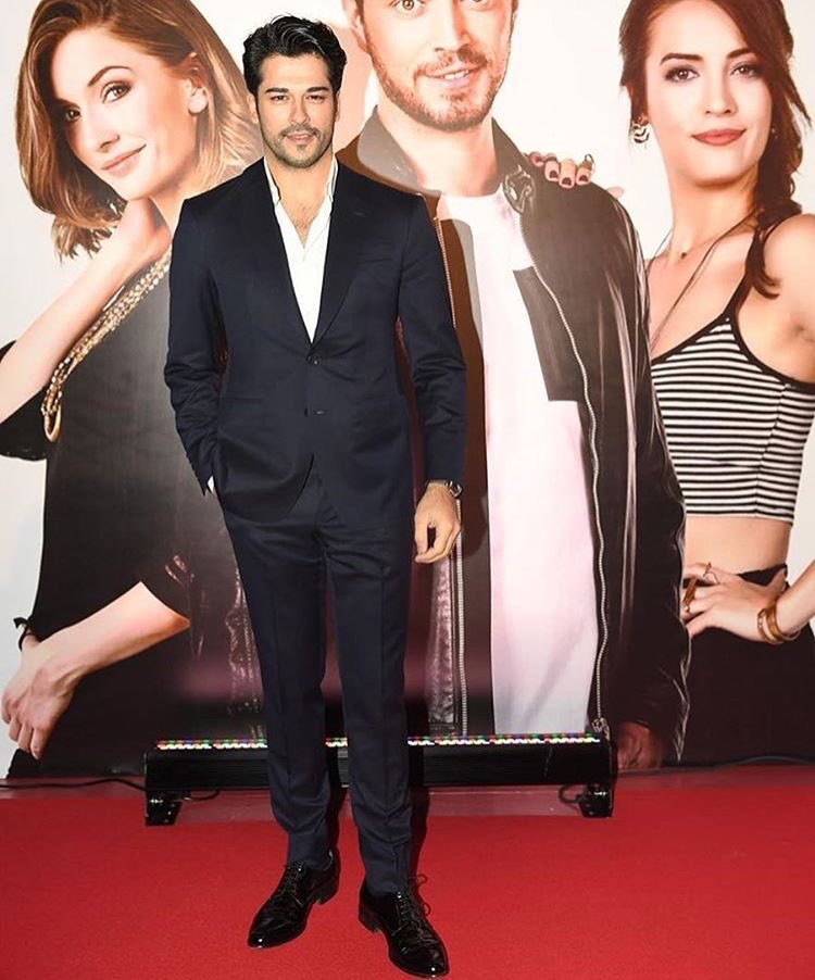 AzizovPopuler's tweet photo. ANKET;
#muratboz RT
#burakozcivit LIKE https://t.co/zJavhvYQ4T