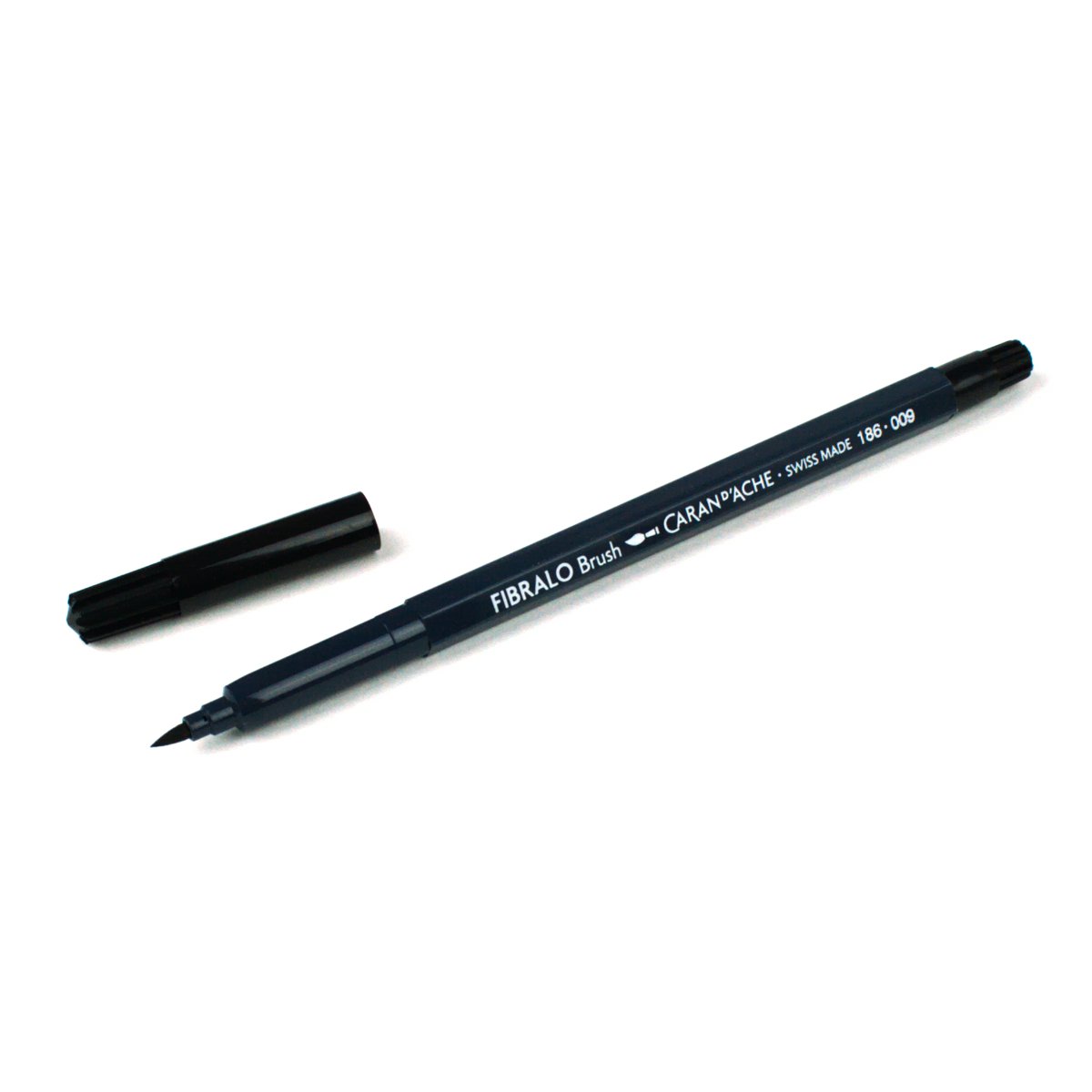 articomic's tweet photo. Caran d'Ache se suma a la moda de los rot. pincel con Fibralo Brush! 15 colores acuareables y punta de gran calidad! https://t.co/GITLfWosg3 https://t.co/HqUE4m2s2a