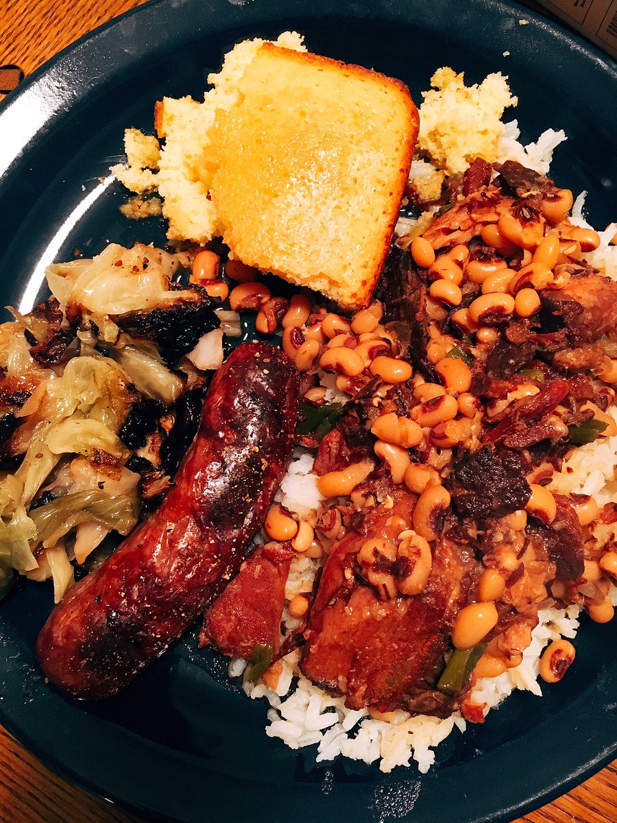 So freaking good. My New Year's Resolution is to cook more at him. Eat better and smarter. #HAPPYNEWYEAR #Newyearsday #sunday