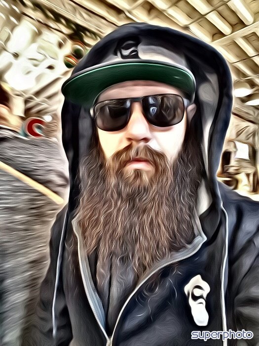RealBeardedMen's tweet photo. Wishing everyone a happy new year #happy2017 #success #goodfriends #biggerbeard #realbeardedmen https://t.co/rUlCp1ChTn