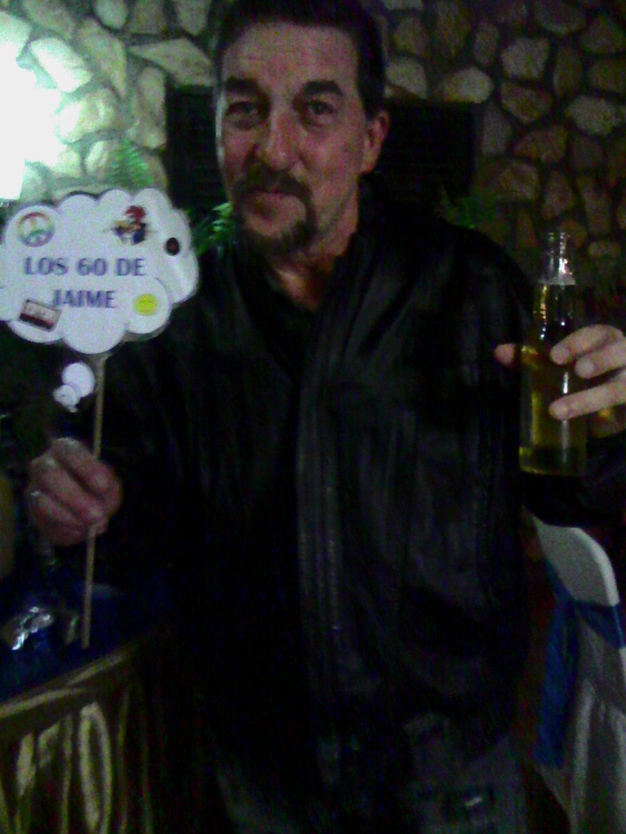 Humberto Tigre Becerra compartiendo en familia !