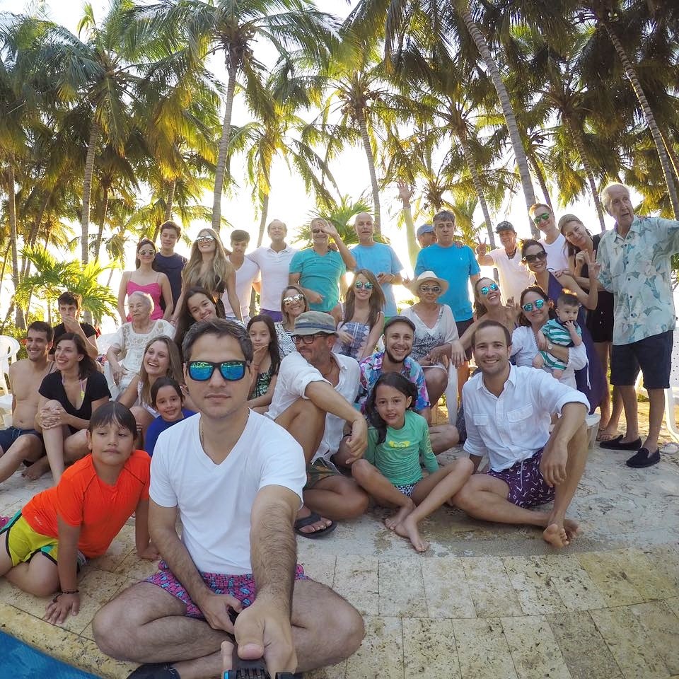 carlosvives's tweet image. Feliz de empezar el 2017, con este atardecer en pozos colorados, con la familia y los amigos #SantaMarta #familia #amigos #amor #feliz2017