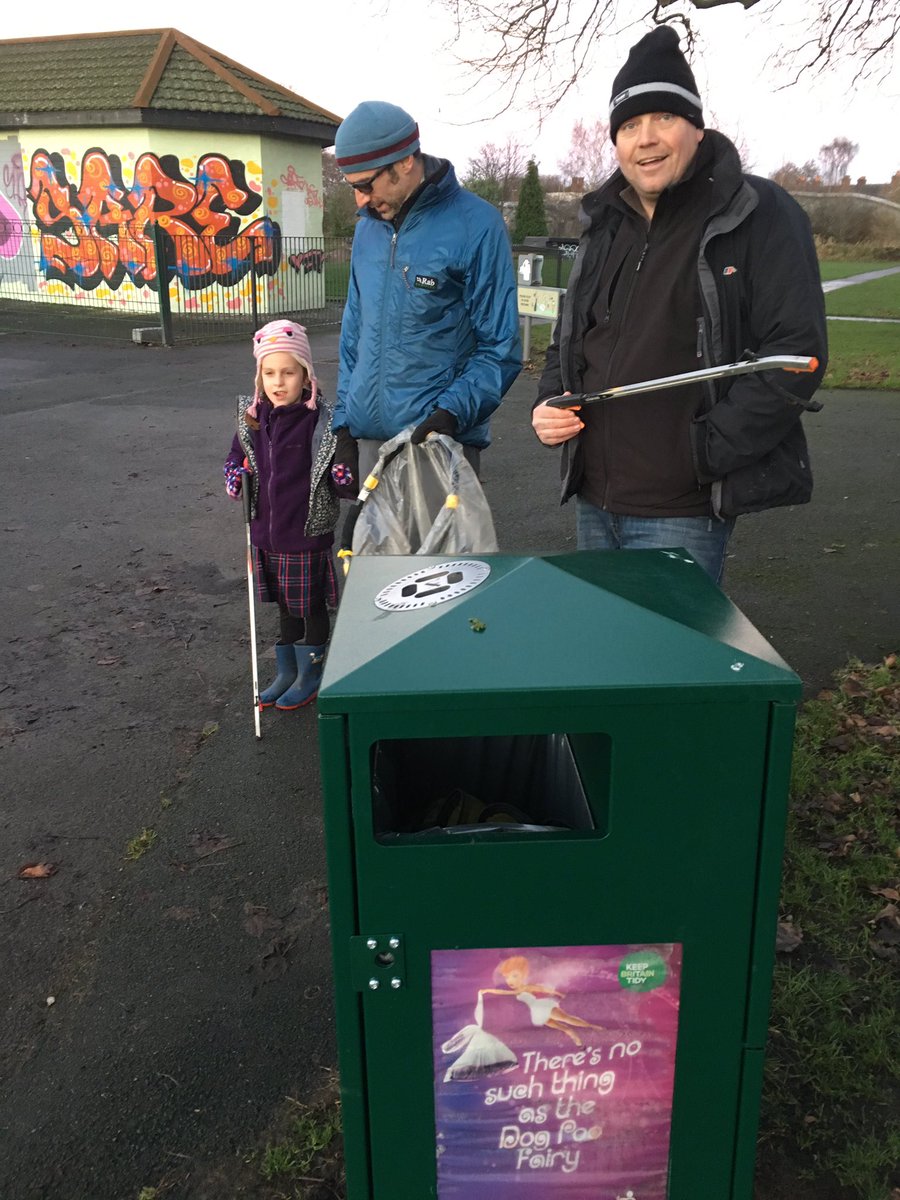 TheParksToolbox's tweet photo. 1st #litter pick of 2017 @navigationrec wi @gripadventure @KeepBritainTidy here's to a brilliant new year for #superbin #justeasier https://t.co/nOSSbNJxY9
