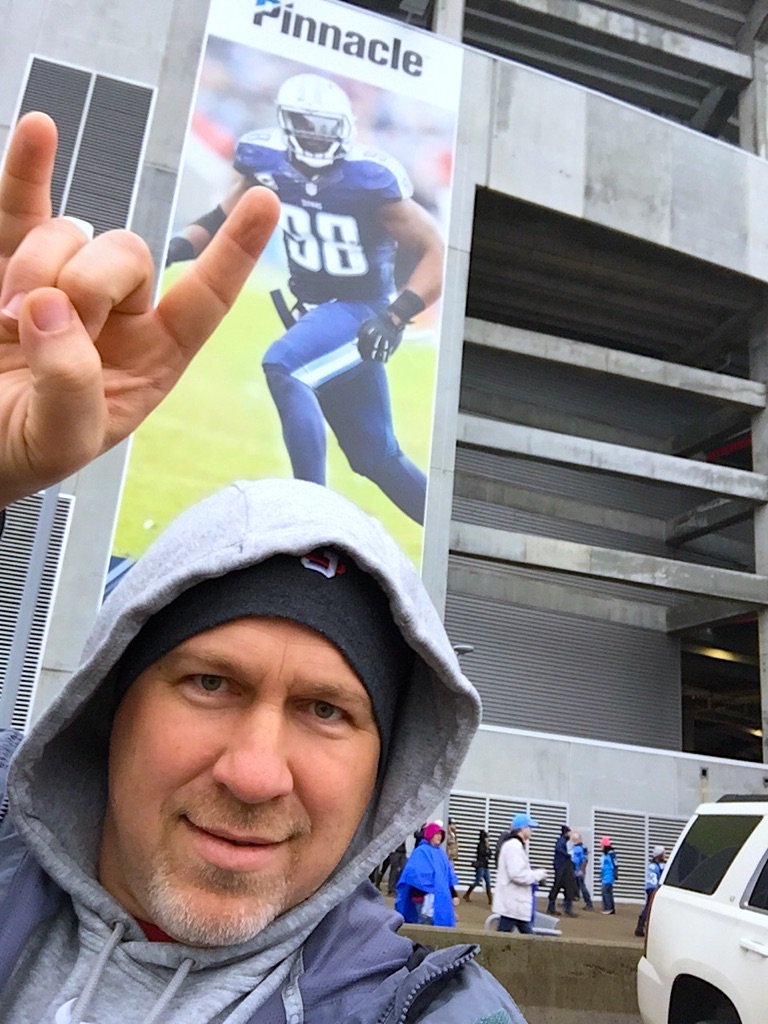 Scott_Spencer22's tweet photo. Yo @rak98 .... proud of ya brother! You've come a long way since University of Texas!! Fun watching ya today #longhorn4life 🤘🏻🏈 https://t.co/KTGMROoS3w