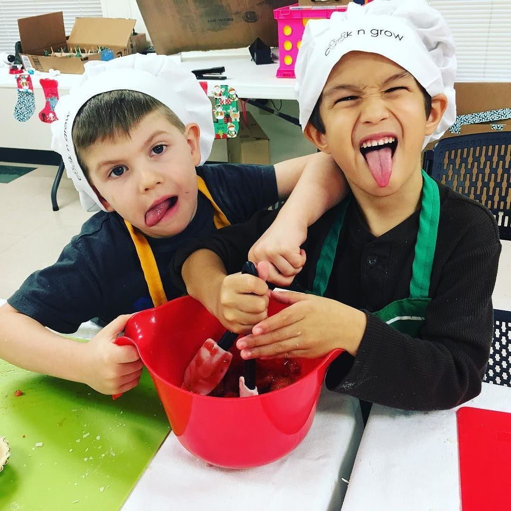 #sillycookiesface  #cookngrowcookingcamp #teachingkidslifeskills #whosaidboyscantcook #coo… ift.tt/2iFJkwo