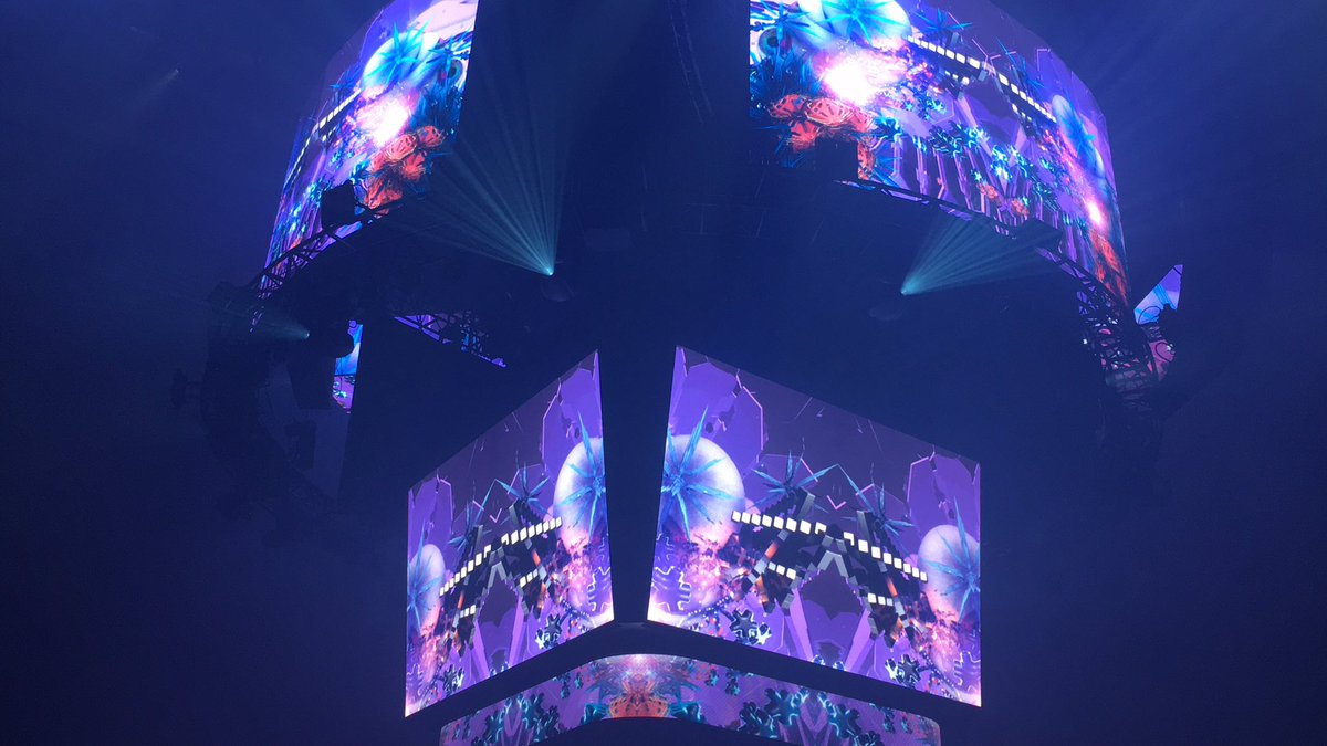 steeeeephhhhh's tweet photo. Some pics I got from last night, absolutely amazing. NECTAR YOU BLEW MY MIND 🌈💙🙀💫 #nye360 #we360 #you45 @bass_network @bassnectar https://t.co/A5c84LNsbf