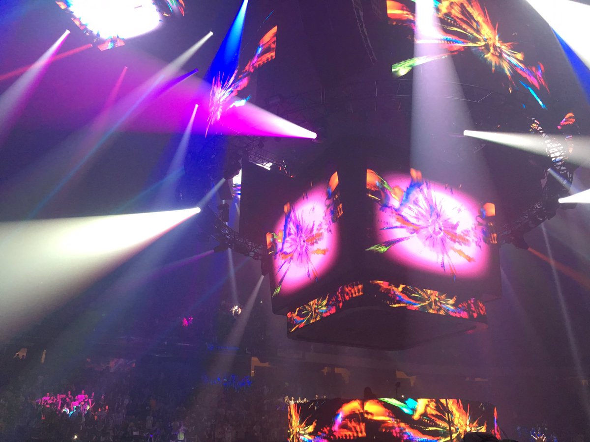 steeeeephhhhh's tweet photo. Some pics I got from last night, absolutely amazing. NECTAR YOU BLEW MY MIND 🌈💙🙀💫 #nye360 #we360 #you45 @bass_network @bassnectar https://t.co/A5c84LNsbf