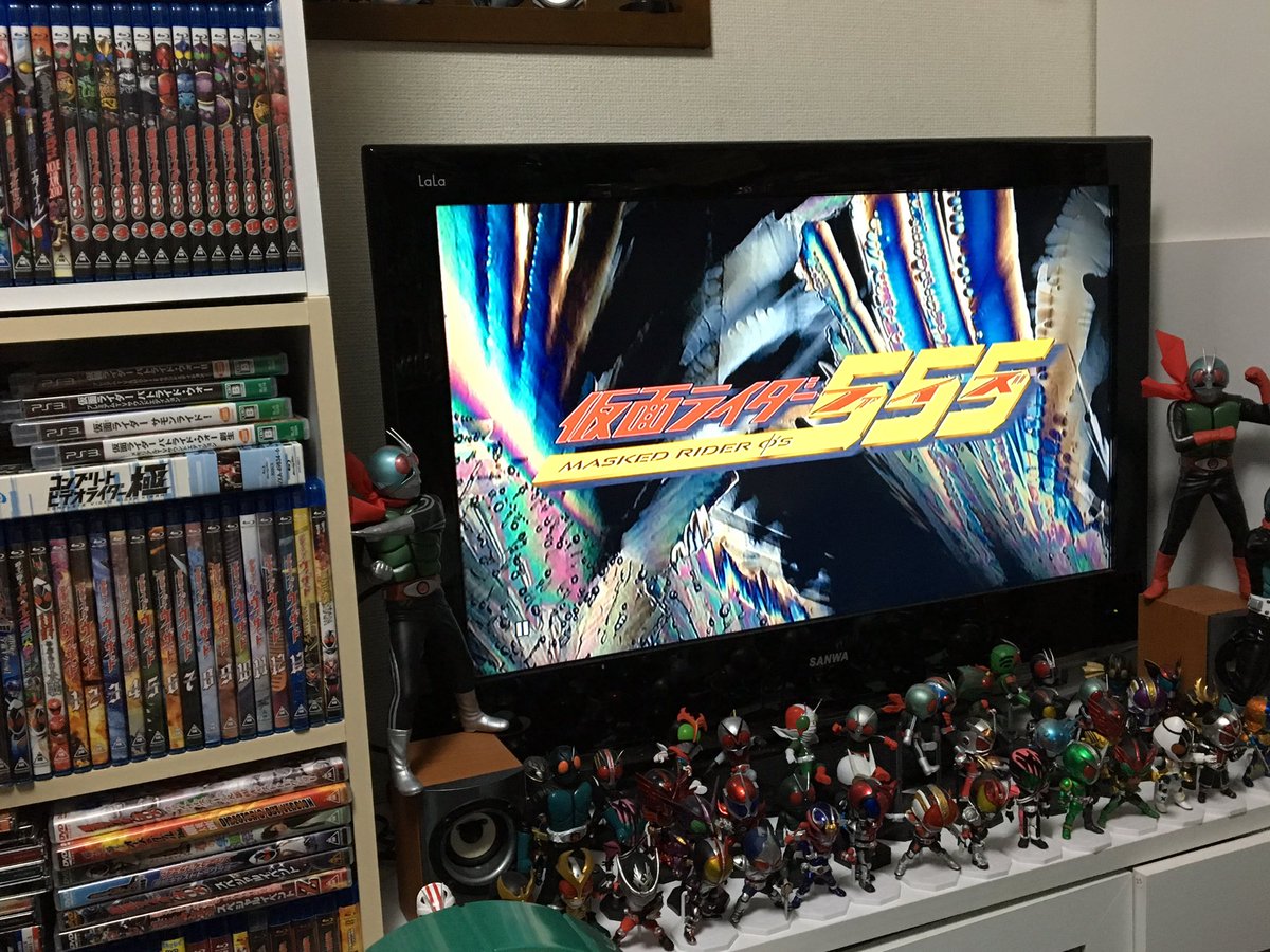 riderv333's tweet photo. 物心ついた時から仮面ライダー大好きです！
部屋中仮面ライダーだらけです…
仮面ライダー大好きな方よかったらフォローよろしくお願いします！ https://t.co/GUhvZ5oW9W