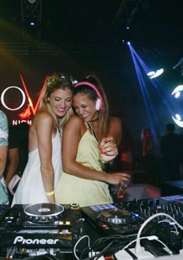 BarbiV_Fans's tweet photo. @barvelez En Uruguay! 😍 https://t.co/5VwmGLfkbA