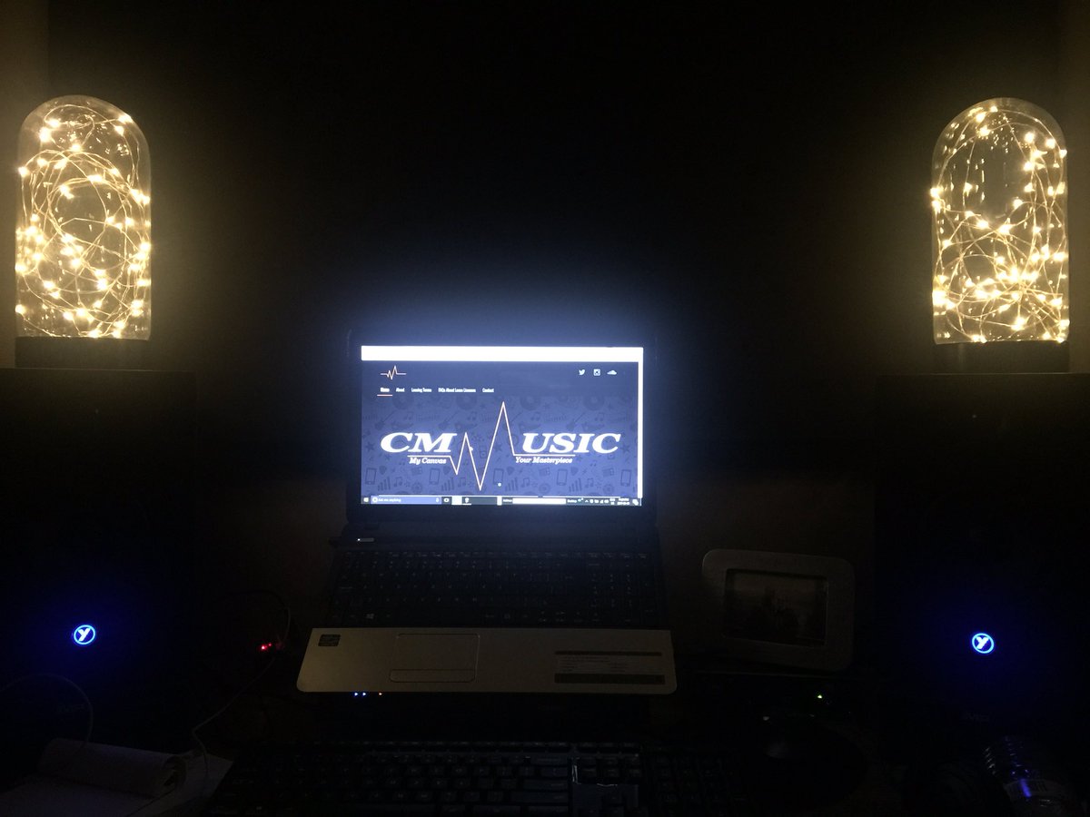 the_canvasmaker's tweet photo. #launch #thecanvasmaker #thankful #happy2017everyone! https://t.co/qnrsNz58hn