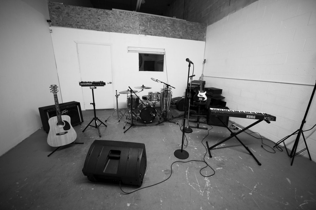 AsylumMiami's tweet photo. It was just a dream... #creativelyill #rehearsalstudio #asylumstudios #miami #livemusic #band #drums #guitar #bass #keys #work https://t.co/AFrNAl6usU