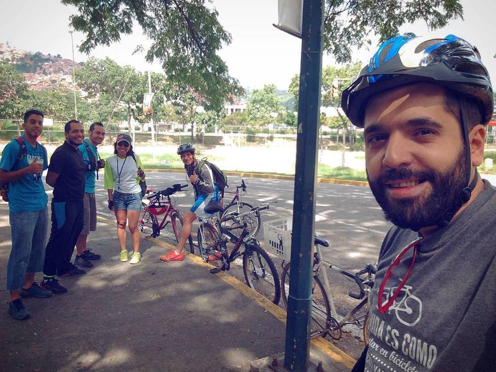 Foto a destiempo.. parte de <a href="/BiciOeste/">Bici Oeste</a> saliendo desde #Montalban hoy al mediodia, arrancando el año <a href="/pedalapedal/">Pedal a Pedal</a> 😎 …
