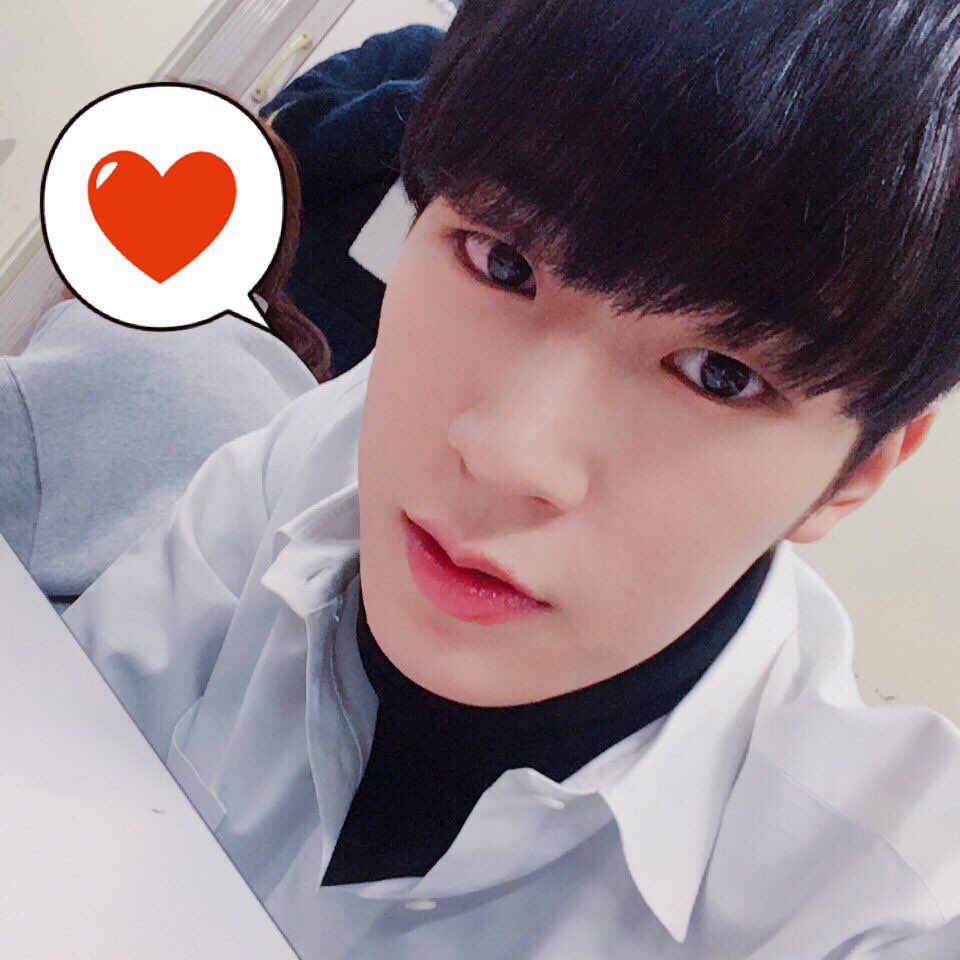 Spain_KNK's tweet photo. 29.12.2016 TW [Seungjun]
Seungjun nos recuerda votarles en los GDA. ♥

Trad: KNK España https://t.co/Dn50vvDdXk