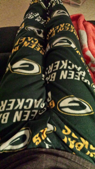 dRxuggist's tweet image. Biggest #Packers game of the season! #GoPackGo #PantsStatus = #ChristmasPresent :)