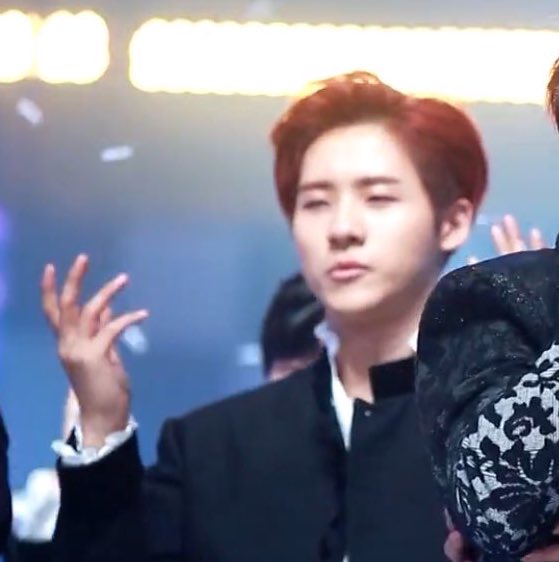 behindinfinite's tweet photo. https://t.co/7kRgDfyc7K
