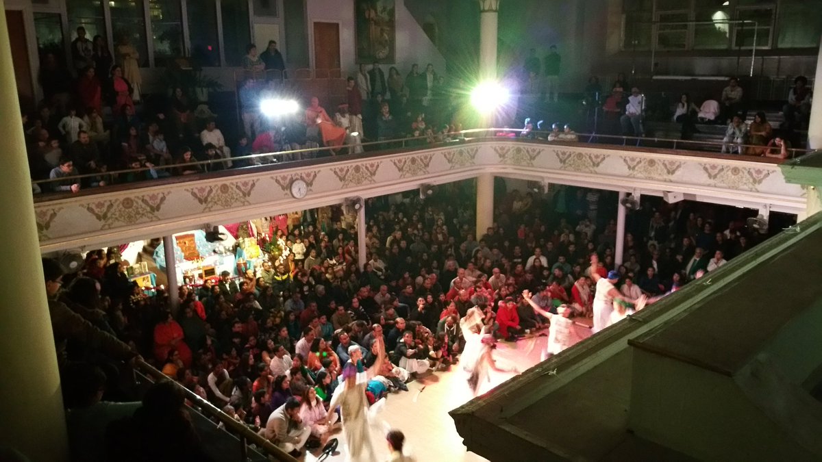 TorontoKrishna's tweet photo. Huge turnout for our annual Srila Prabhupada Festival! What a way to kick off 2017! #harekrishna #toronto #torontokrishna #Newyearsday https://t.co/8OH5mAu3zH