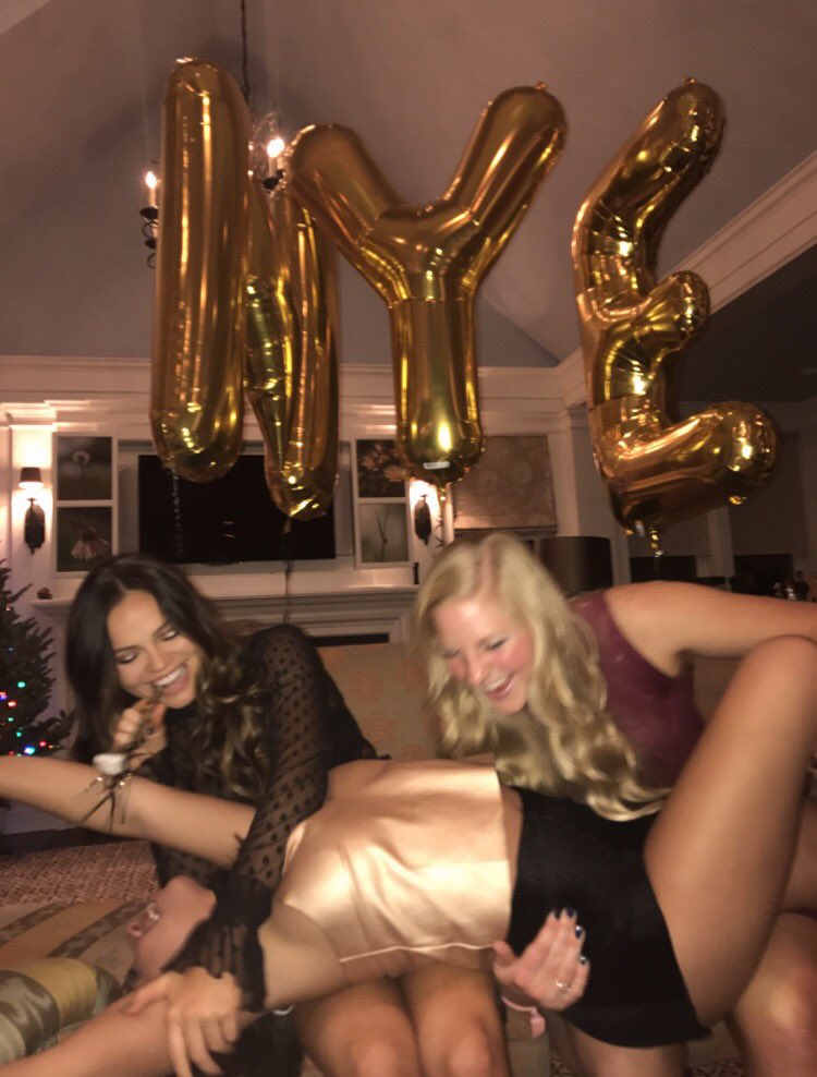 Our friendship in a nutshell~ can't wait for 2017 with my people <a href="/vickipistol/">vicki pistol & em</a>