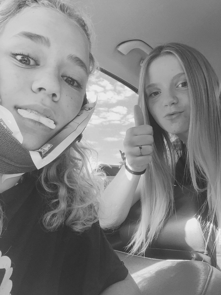 eliza_calaway's tweet photo. happy birthday sexi ❤️💛💚💙💜💗 https://t.co/udBFh9jFnW