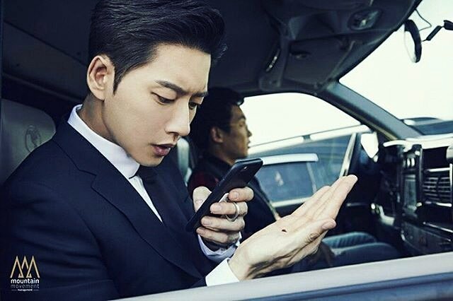 C1IdJUrVIAAj4LS.jpg:large