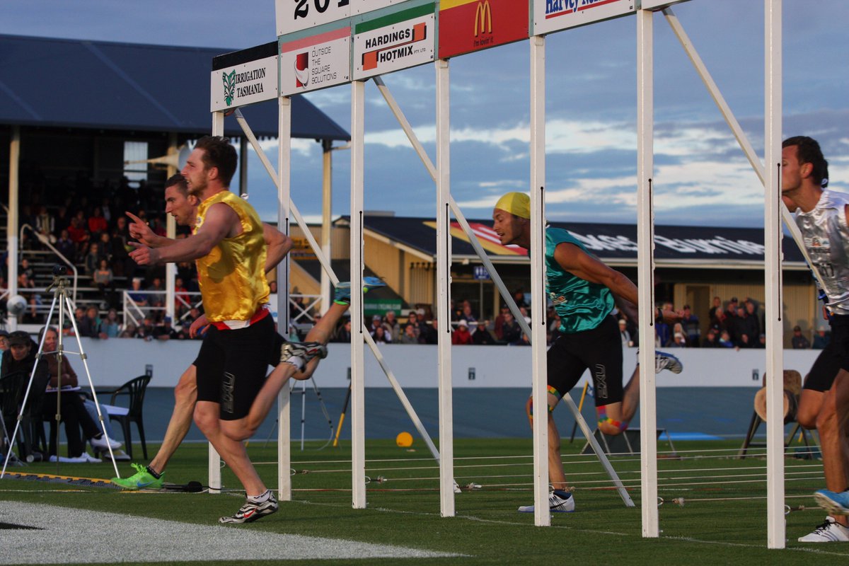 BJCole10's tweet photo. Late lunges everywhere, but they couldn't catch Jorden Englund in the 2017 Burnie Gift #SCAT17 https://t.co/CHRWDdIDhc