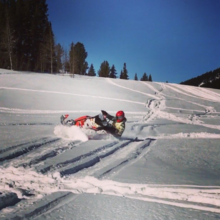 _sethsaunders_'s tweet image. Bear lake + snow + snowmobiles = heaven