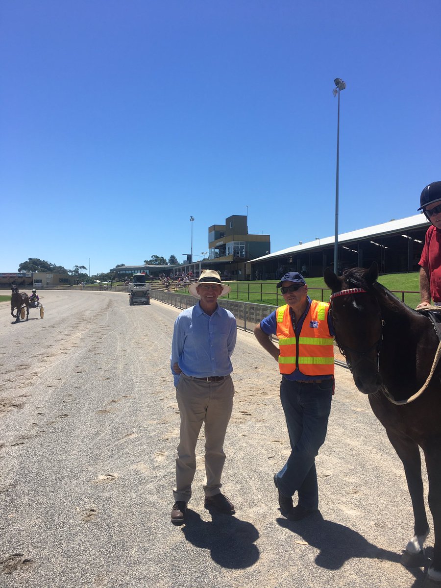 hargreavesgt's tweet photo. These two have trained some Group winners between them #nameafew https://t.co/xwXcHxU6SE