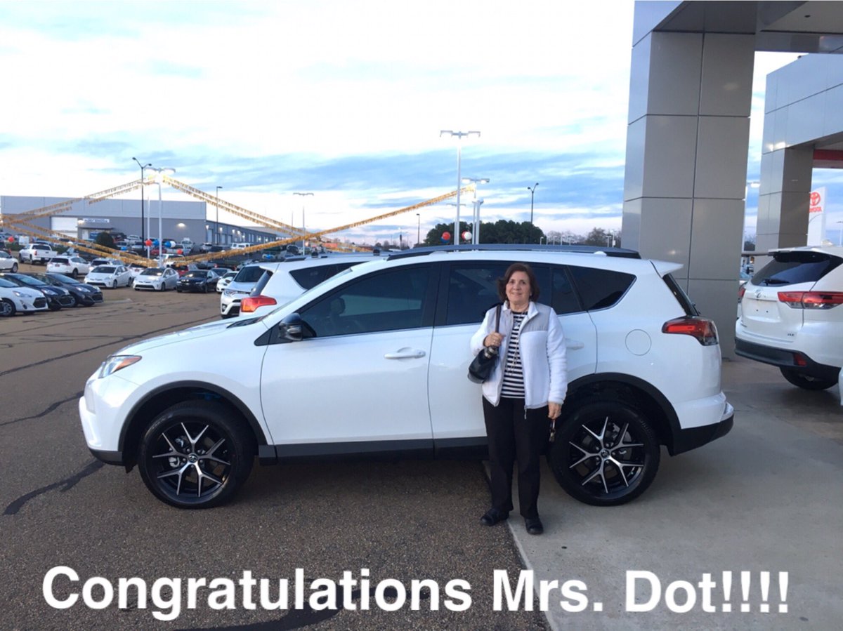 thecommonscott's tweet photo. Congrats Mrs. Dot! #Toyota #LetsGoPlaces #Toyotathon #ToyotaRAV4 #Fun #SellingVehiclesBelowCost #ILoveToHelpPeople #YallComeSeeMe #WhosNext? https://t.co/biKKuKBy9u