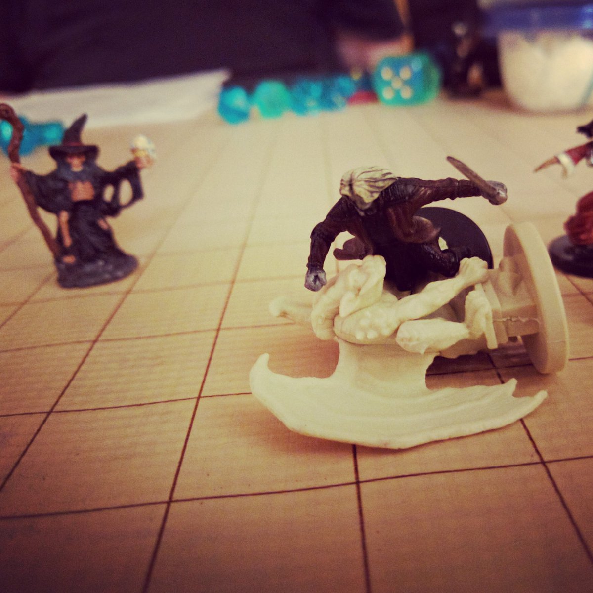 techsassy's tweet photo. First #DungeonsAndDragons game of 2017. Epic fights tonight. #Pathfinder #HellsVengeance https://t.co/RTuNk8zdbi