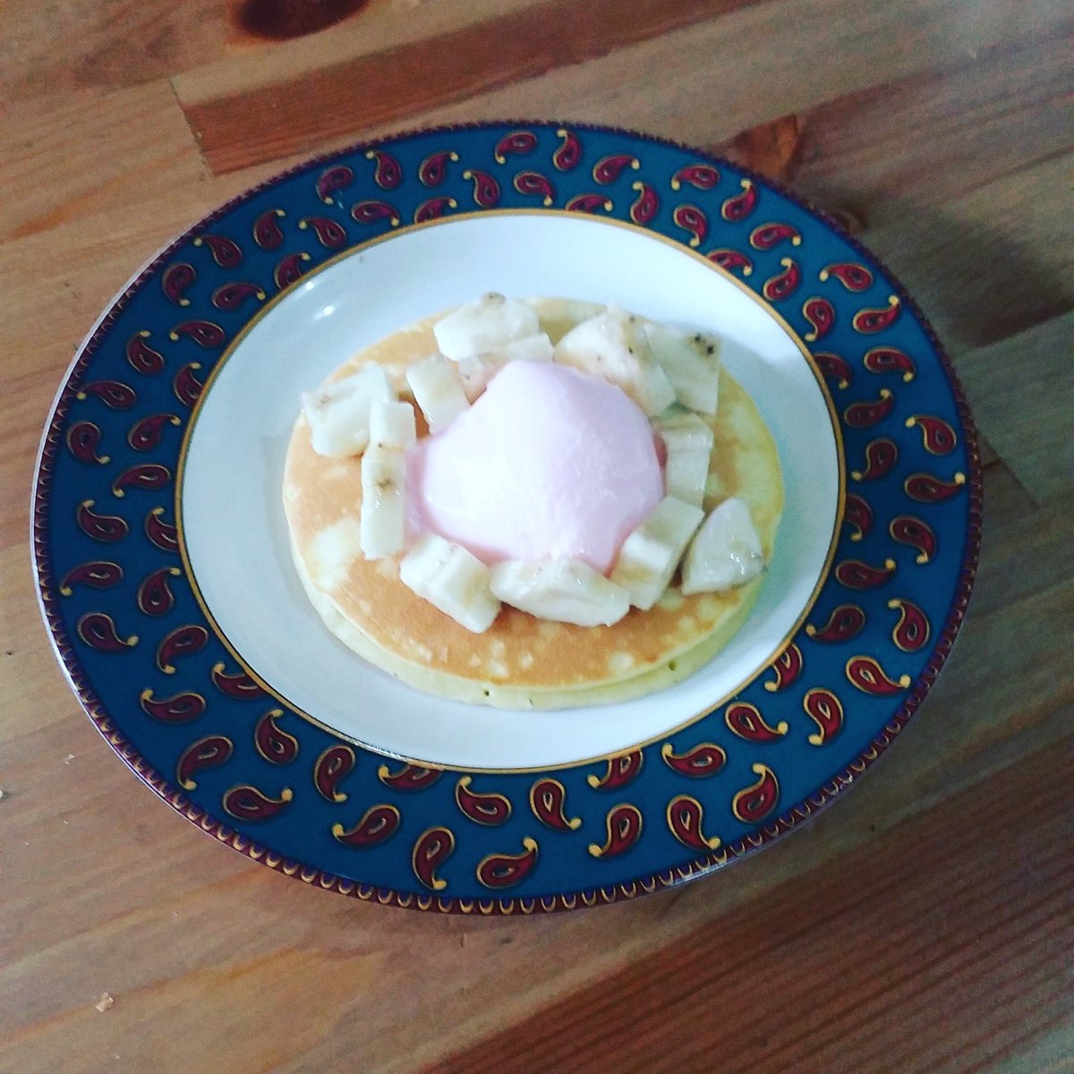 Eating pancake at home!
Made by:Me!