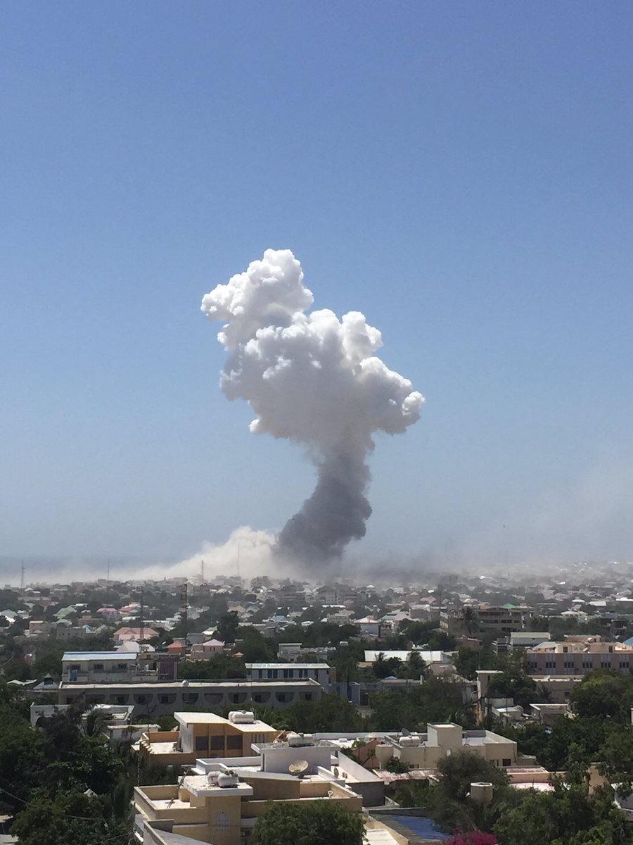 CGTNOfficial's tweet photo. #BREAKING Huge blast heard near airport in Somalia’s capital city #Mogadishu, casualties unknown https://t.co/MxkSCmn8ad