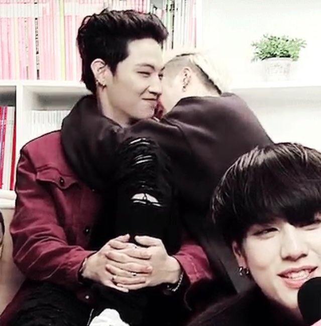 jacksqueen1828's tweet photo. @jacksqueen1828 I wanna smell it too.... π«π #jackbum #jeffson https://t.co/v4ibUyQe2s