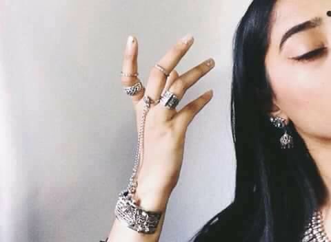 layan9la's tweet photo. إنّ الله إذا أراد أن يجمع بين قلبين ...!
  سيجمع بينهما،  ولو كان بينهما مداد السماوات والأرض ...❤ https://t.co/f5iuydffr0