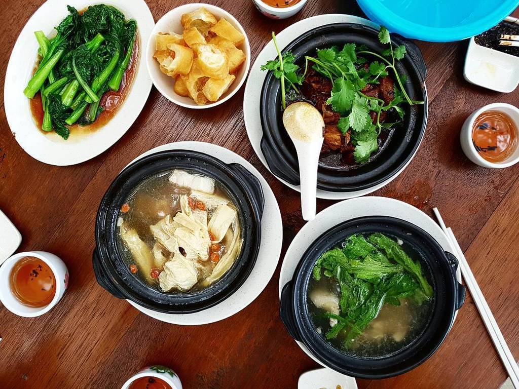 Myflashngo_Blog's tweet photo. 在隐藏的花圃里享用 #肉骨茶
#penangblogger #brunch #lunch #foodporn #药材 #潮州 #gardenfeelcafe #butterwort… https://t.co/BkxYbHKYcS https://t.co/GBLz7j2lsb