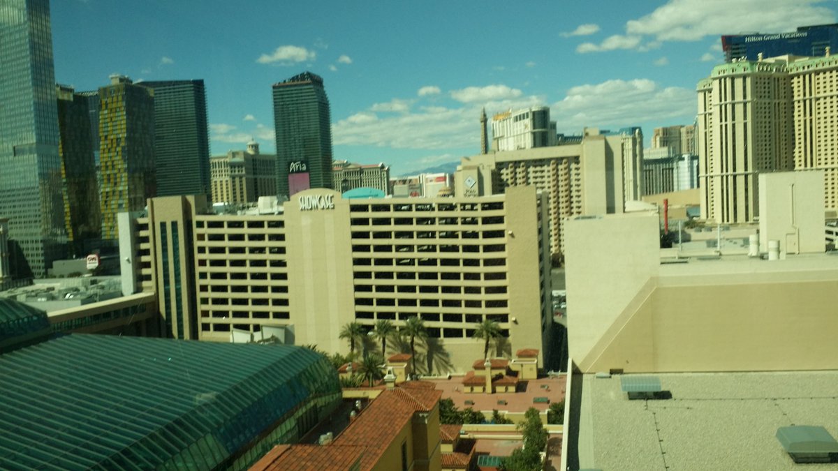 BeckyBo10's tweet photo. @MGMResortsIntl #LookBack16 #Sweepstakes spectacular view....always a great time staying here!!! https://t.co/KZ8eSTCyAx
