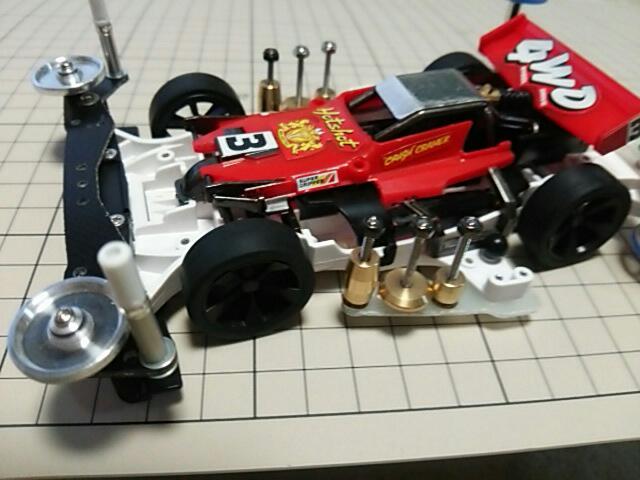 雷神研究所 ツイ廃寄りのミニ四レーサー 三連位相マスダンパー機構 愛称 いそますさん おそ松さんの発音で Tmflの土嚢システムを実用化するべく考案 複数個のウエイトの重量やストローク量を意図的にずらしてマスダンが作用する時間を増やす機構