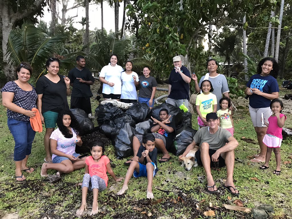 Souang's tweet photo. @HtOO_Film #NewYearsDay2017 #Elab #Ngaraard #BeachCleanup with #PalauanH2OO scored 204# of #BeachTrash. Let's #KeepPalauClean! https://t.co/pjrVxOoMlr