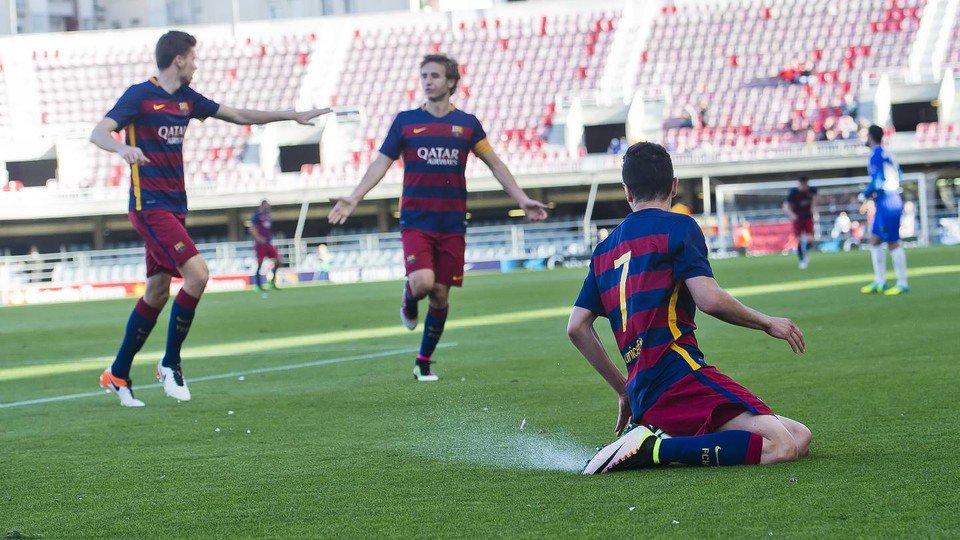 fcbarcelona_fra's tweet photo. 🎥👌🔝 Le Top 10 des plus beaux buts de la @FCBmasia en 2016, en vidéo https://t.co/FdOrEkc1wv #FCB2016 https://t.co/XH8jtmcduS
