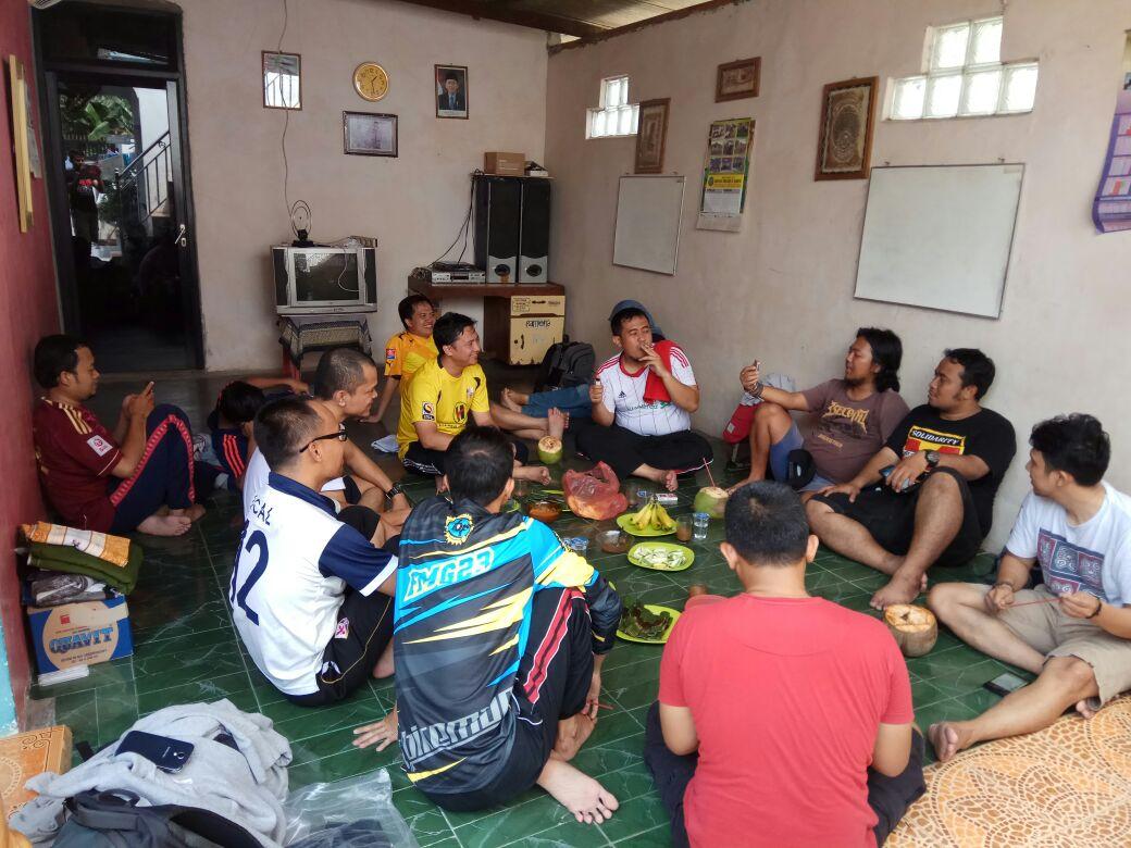 DoetaFC's tweet photo. Futsal away to Sepatan, 31 Desember 2016 https://t.co/PJVAapaQL6