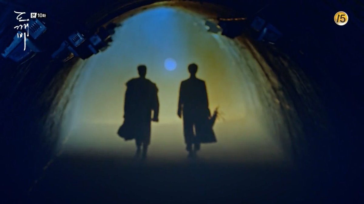 kdramaworlld's tweet photo. they went out to buy some green onions and came back with a dramatic entrance #legends https://t.co/rk5cem7koe